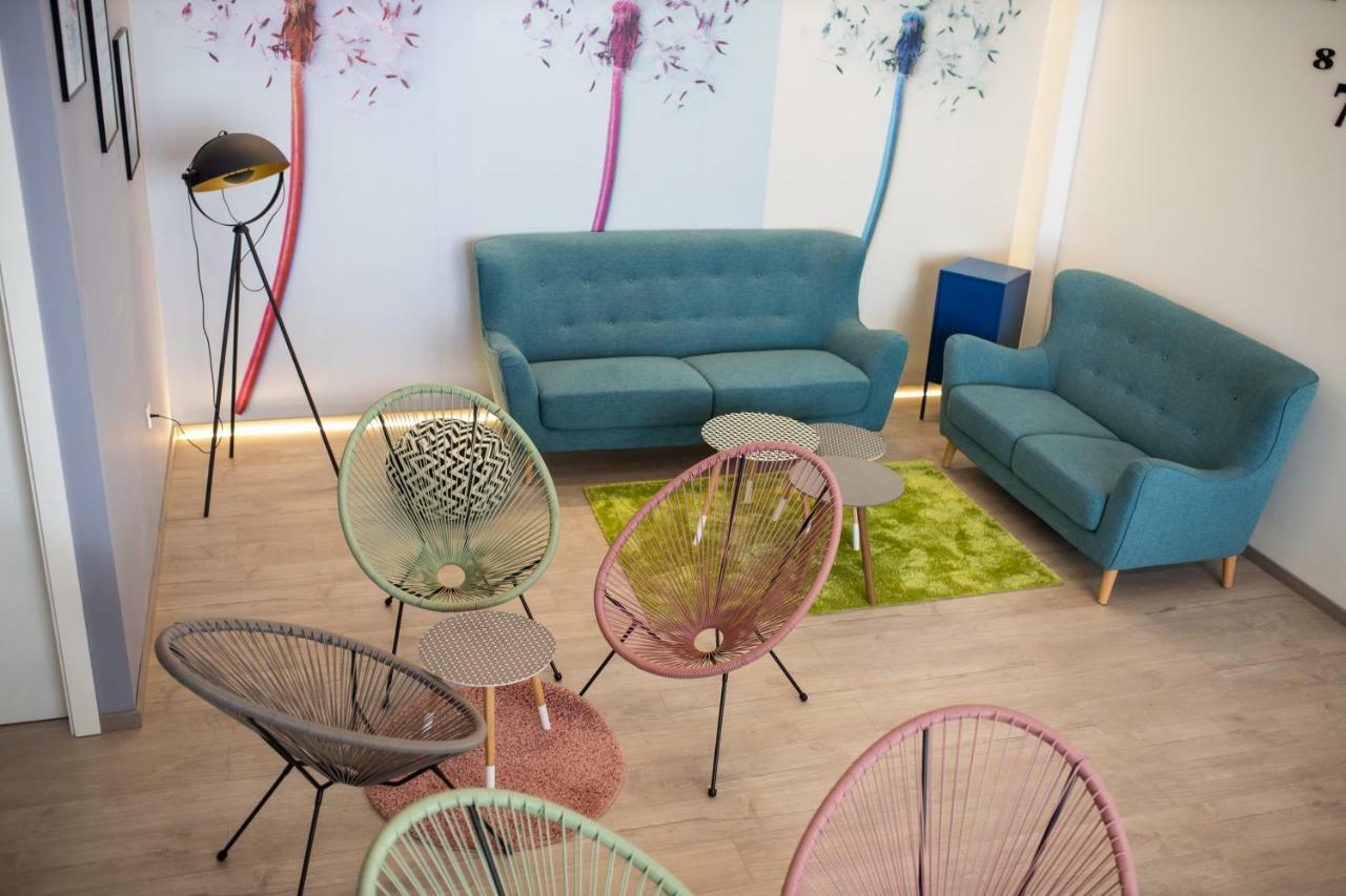 Dandelion Hostel ซาดาร์ ภายนอก รูปภาพ