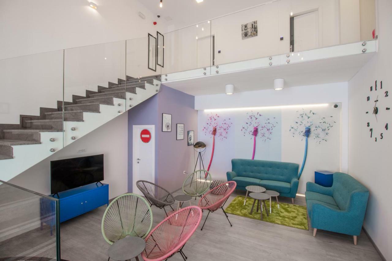 Dandelion Hostel ซาดาร์ ภายนอก รูปภาพ