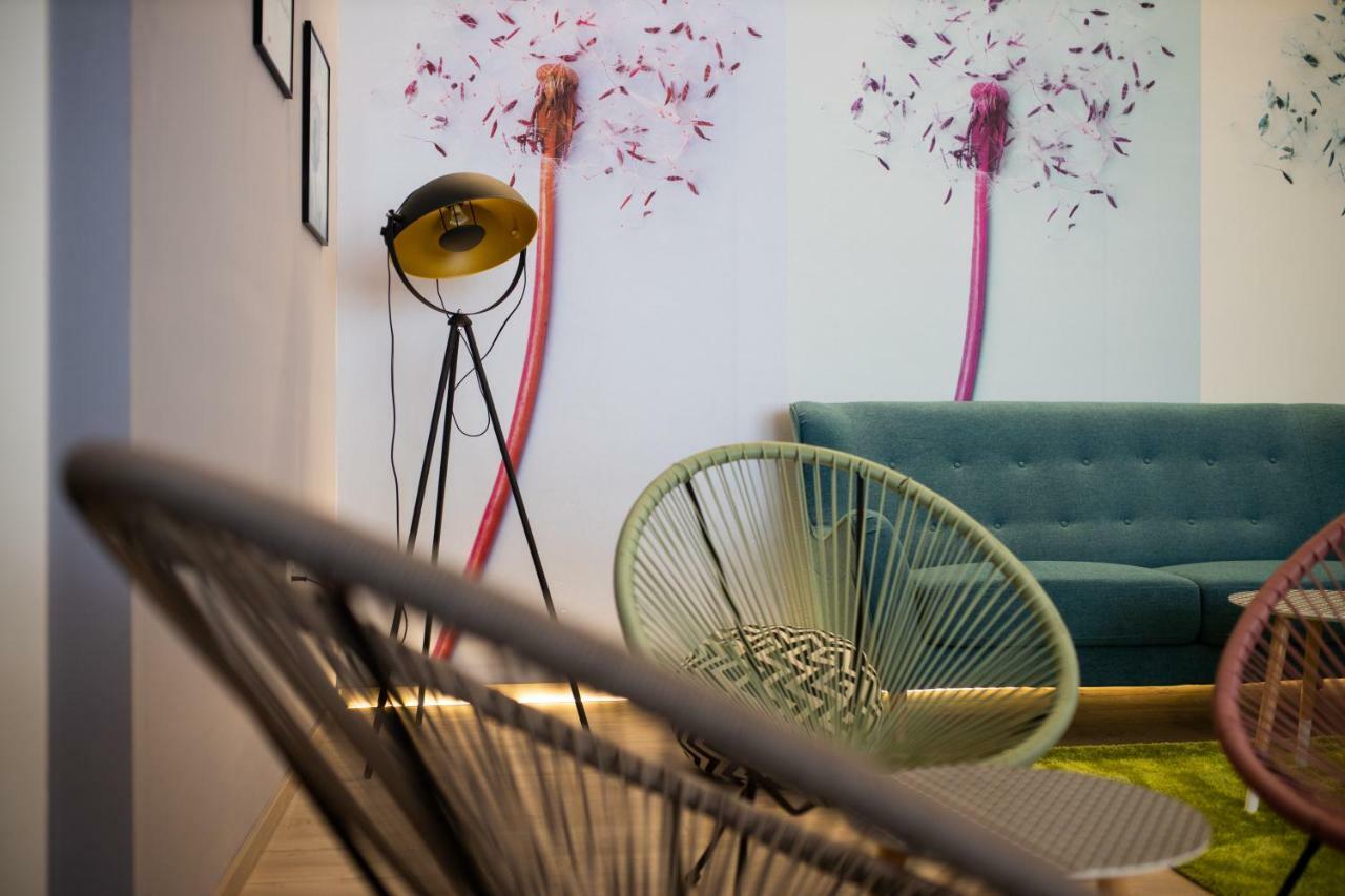 Dandelion Hostel ซาดาร์ ภายนอก รูปภาพ