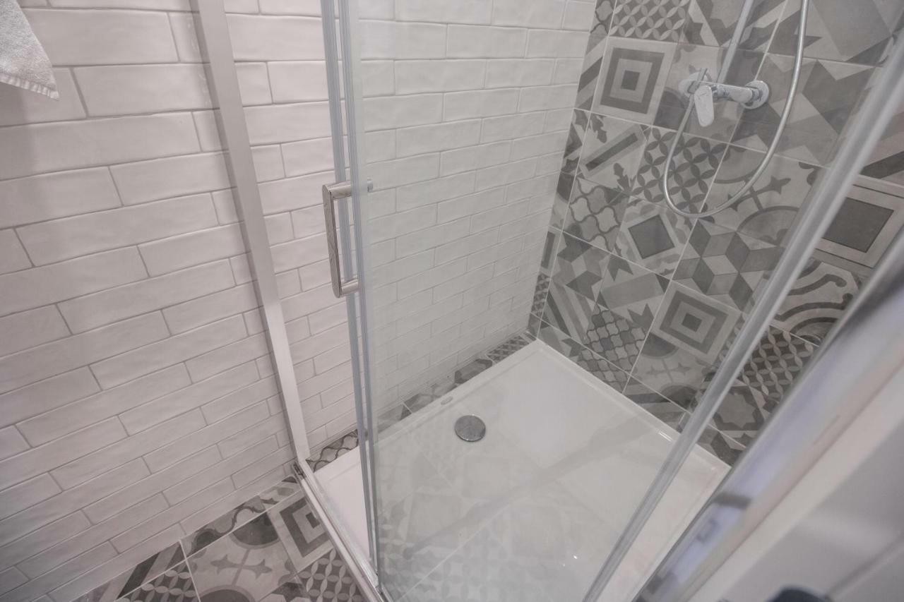 Dandelion Hostel ซาดาร์ ภายนอก รูปภาพ